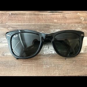Classic black fold ray bans